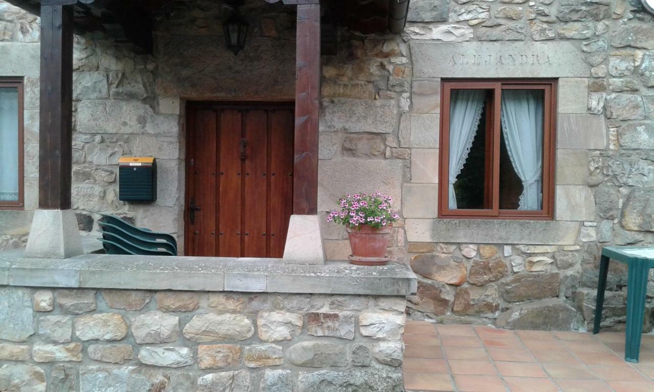 Apartamentos Rurales La Casa Vieja De Alceda Exterior photo